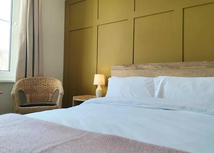 Clarence House Bed & Breakfast